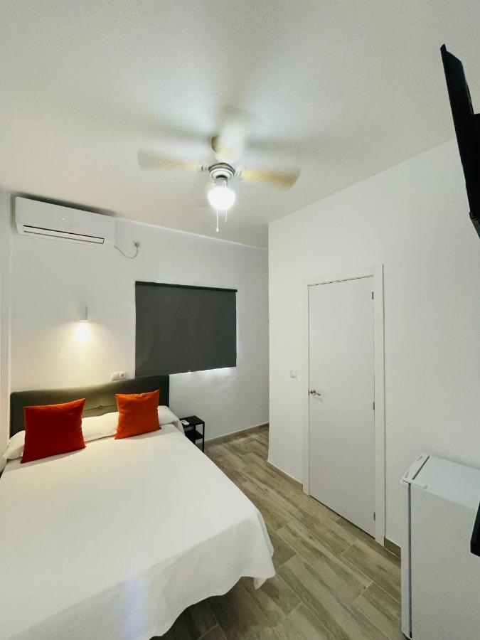 Micaela Charming Hostal Torremolinos Buitenkant foto