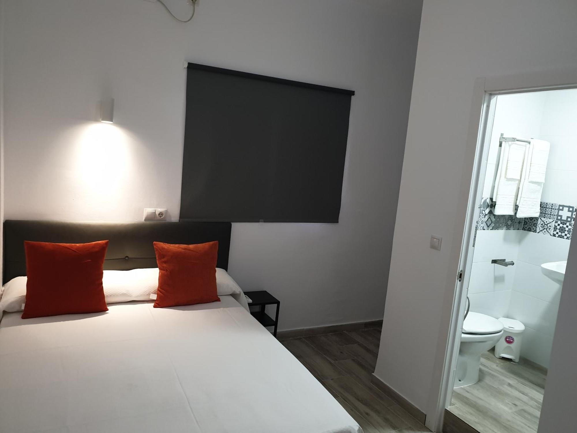 Micaela Charming Hostal Torremolinos Kamer foto