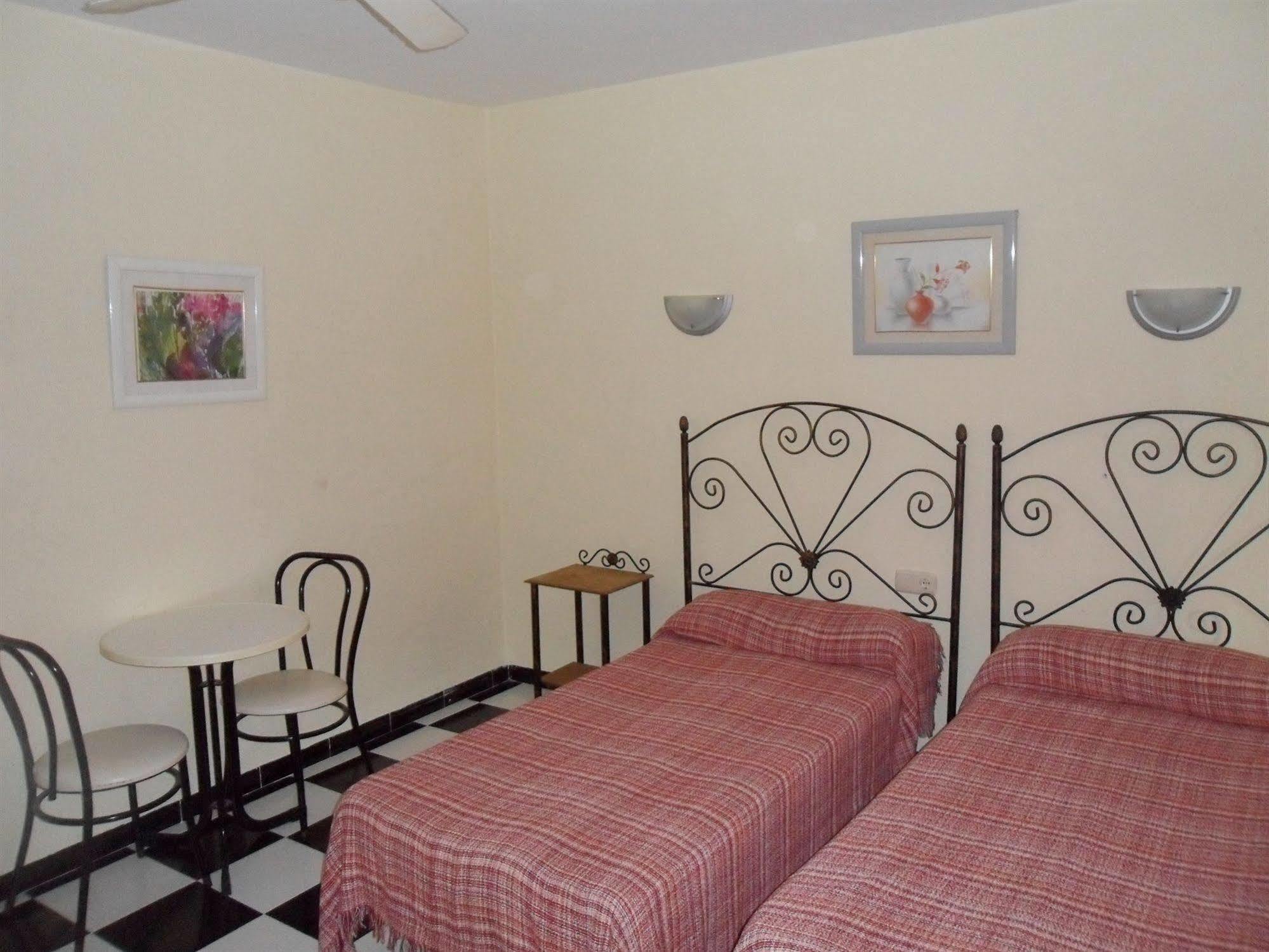 Micaela Charming Hostal Torremolinos Buitenkant foto